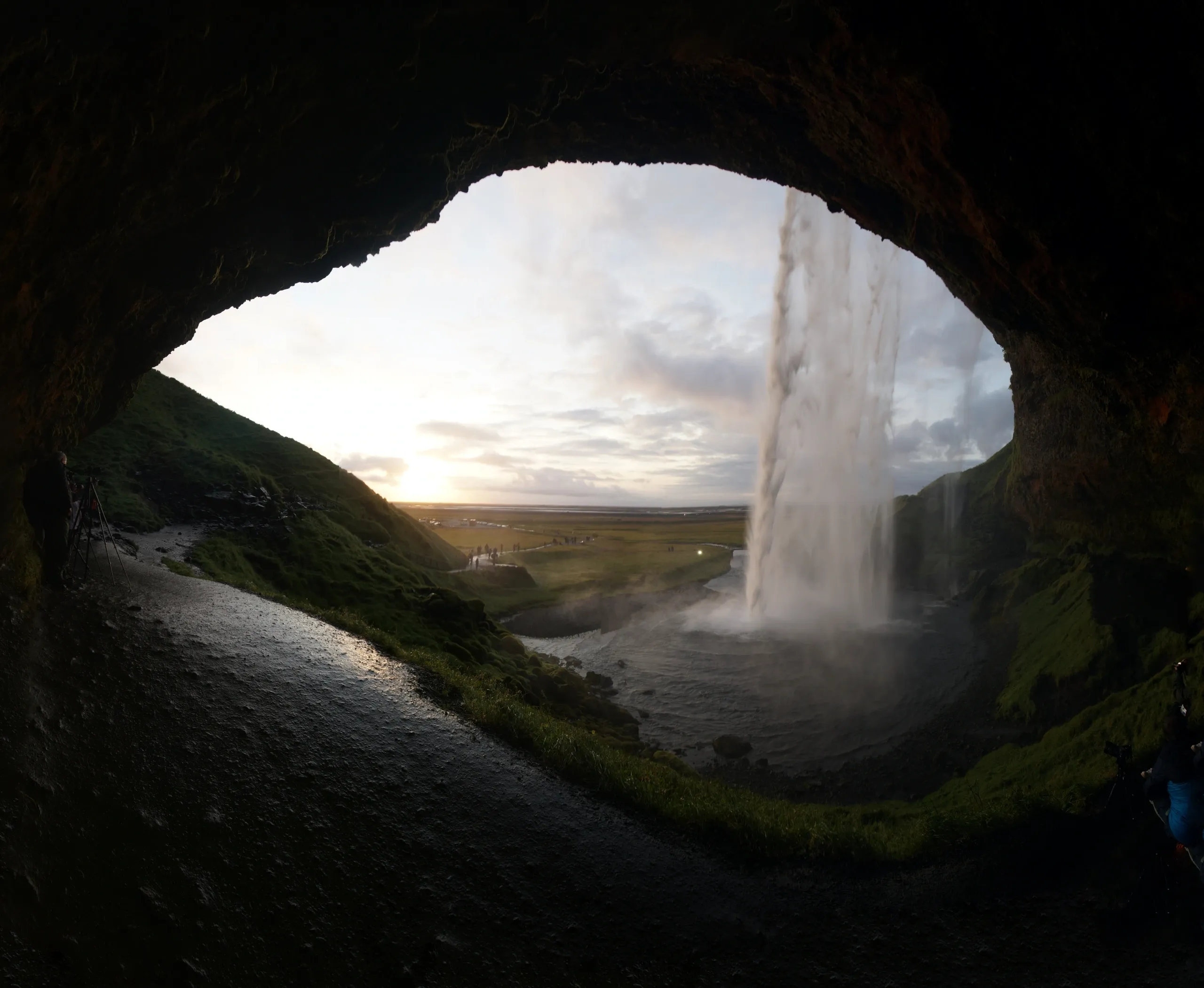 You are currently viewing #40 Life isn’t always about how to survive the storm.